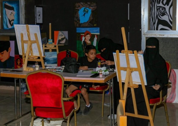 وفد من كلية التقنية للبنات يزور ثقافة وفنون الحدود الشمالية