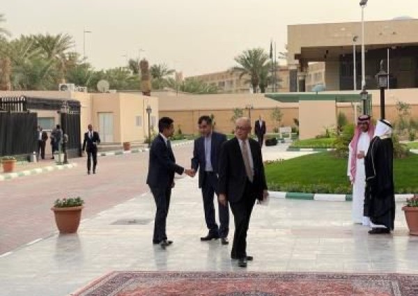 إيران تعيد فتح سفارتها في الرياض بعد 7 سنوات من القطيعة الدبلوماسية