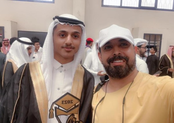 أسرة الطالب حمزة بن عبدالعزيز الرميلي تحتفل بتخرجه من الثانوية