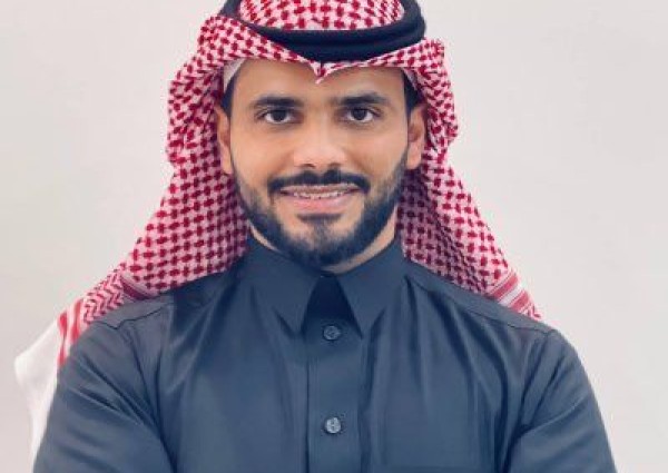 من متخصص في الأشعة إلى مدرب وتاجر إلكتروني شهير!