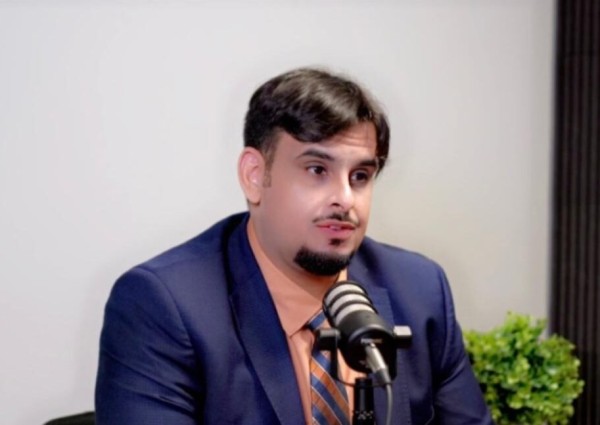 من محافظة بيشة إلى كندا.. «مهدي الأكلبي» يعرض رؤية المملكة 2030 على العالم