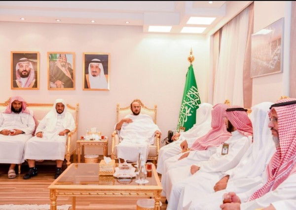 وزير الشؤون الإسلامية يلتقي بمسؤولي اللجان العاملة للوزارة في الحج بمشعر منى