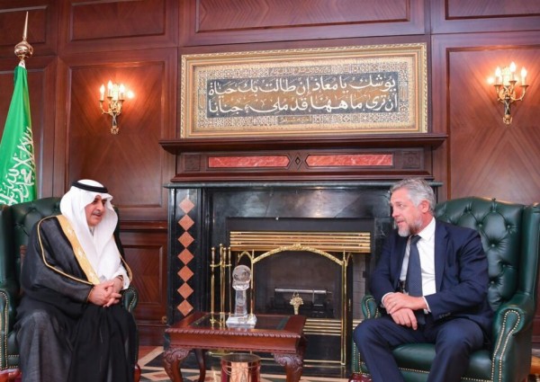 أمير تبوك يستقبل سفير الاتحاد الأوروبي لدى المملكة