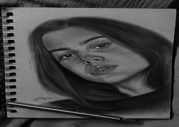 ضمن سلسلة لقاءاتنا وحواراتنا الفنية .. الشمال تلتقي مع الفنانة التشكيلية هنادي عبدالله عسيري وتكشف عن طموحاتها في الرسم