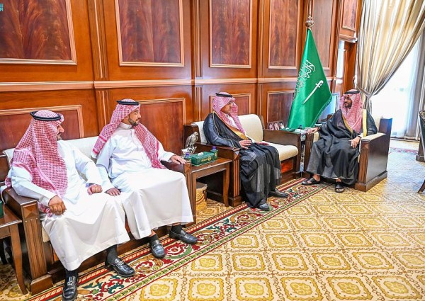 سمو نائب أمير منطقة حائل يستقبل مؤسسي جائزة ” تمرا ” وأمينها