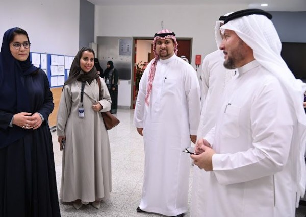 “وفد من وزارة الثقافة يزور جامعة الملك عبد العزيز للاطلاع على برنامج “موهوبو العمارة والتصميم”