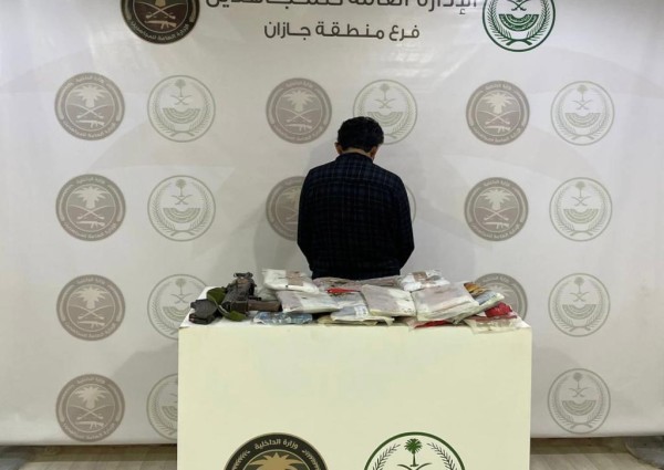 دوريات الإدارة العامة للمجاهدين بمنطقة جازان تقبض على شخص لترويجه (18.1) كيلوجراماً من مادة الحشيش المخدر