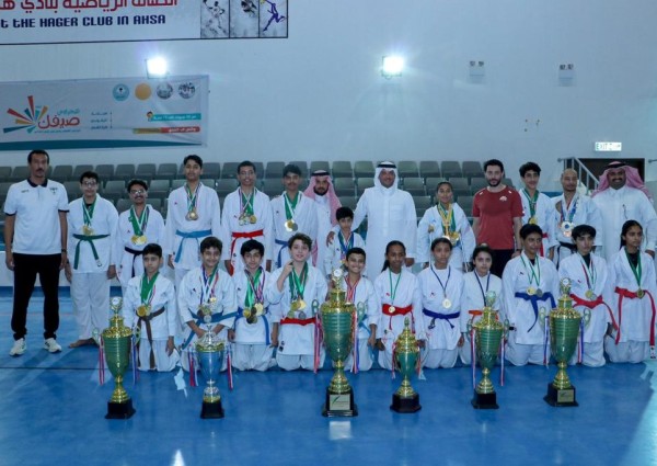 سمو محافظ الأحساء يزور مقر نادي هجر وينوه بالدعم السخي الذي تحظى به الرياضة والرياضيون من القيادة الحكيمة