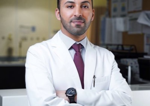 الدكتور الذيابي يبتكر جهاز متطور يعالج ارتجاع المريء والحموضة