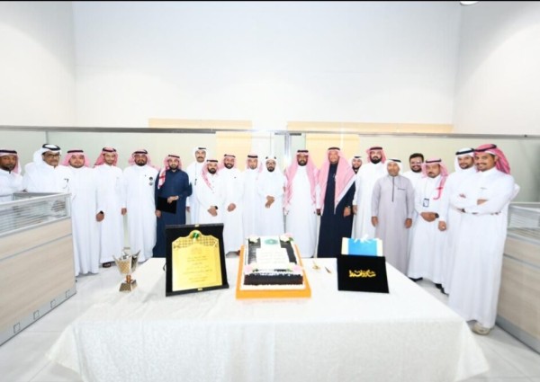 أمانة العاصمة المقدسة تكرم منسوبيها المتميزين من إدارة الرخص السكنية