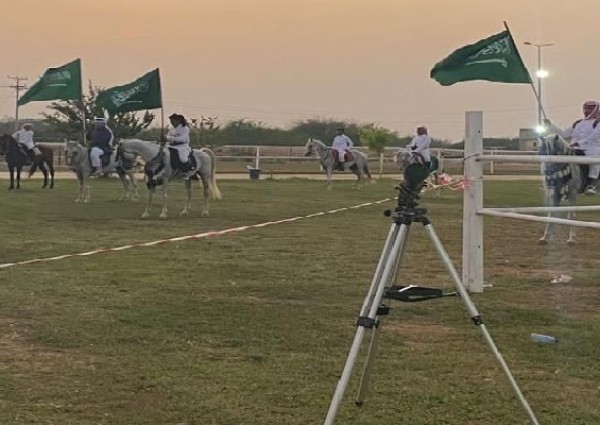 تزامناً مع احتفالات اليوم الوطني .. مربط مهاب للخيول العربية الأصيلة يُنظم فعالية “الرصد الفلكي لآخر قمر عملاق لهذا العام”