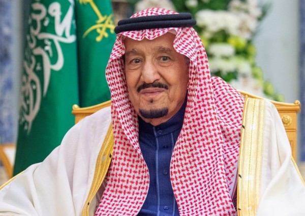 خادم الحرمين الشريفين يصل إلى الرياض قادماً من نيوم