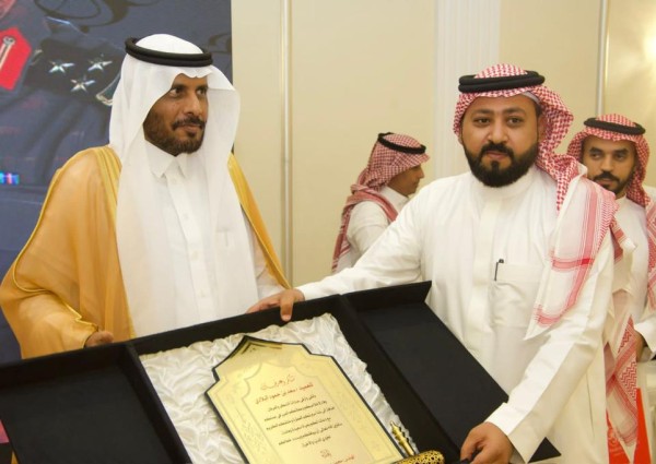 أهالي محافظة الجموم يكرمون العميد البلادي