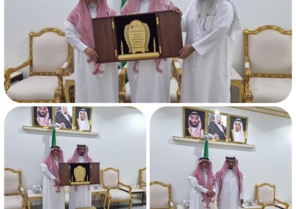 رئيس نادي الصم بالشرقية يزور محافظ شرورة ويقدم له عضوية النادي الشرفية