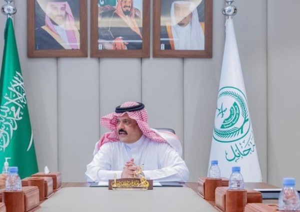 أمير حائل يطلع على سير العمل في المشاريع الحالية لهيئة تطوير المنطقة