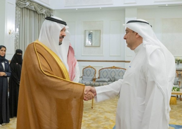 أمير الحدود الشمالية يلتقي المشاركين في اجتماع مسؤولي التعليم الإلكتروني بجامعات دول مجلس التعاون الخليجي