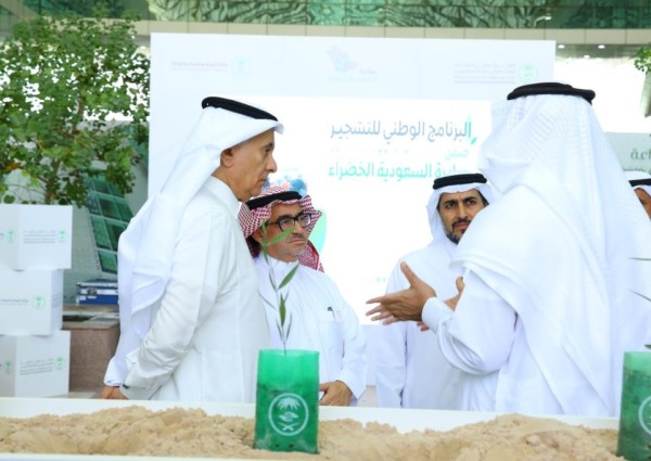 وزير “البيئة” يُدشن الخطة التنفيذية للبرنامج الوطني للتشجير ضمن مبادرة السعودية الخضراء