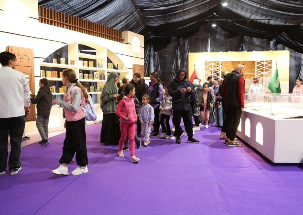 “الشؤون الإسلامية” تستقبل أكثر من 7000 زائر لمعرض “جسور” خلال خمسة أيام