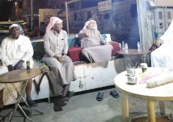 جلسة ثقافية أدبية في مركاز الأحبة الثقافي التابع لمركز حي المسفلة