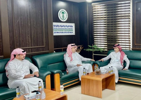 مدير عام فرع وزارة البيئة والزراعة يلتقي بمدير خدمات المياه بجازان ..
