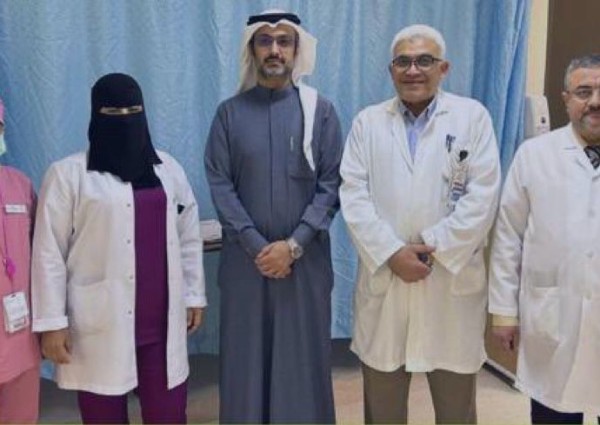 مركزي حفر الباطن يستأصل ورم سرطاني بالمثانة واستبدالها بمثانة من الأمعاء