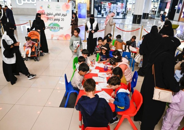 مركز المبادرات التنموية بإمارة تبوك ينظم معرضاً بعنوان  ” لكل طفل  حق الحماية “