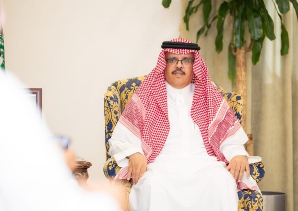 محافظ الجبيل “الداود” يستقبل منسوبي ميدان فروسية الجبيل