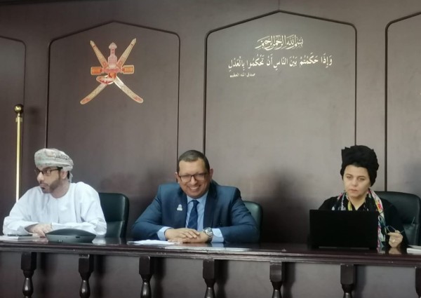 كلية البريمي تنظم محاضرة بعنوان اخلاقيات ومعاير البحث العلمي