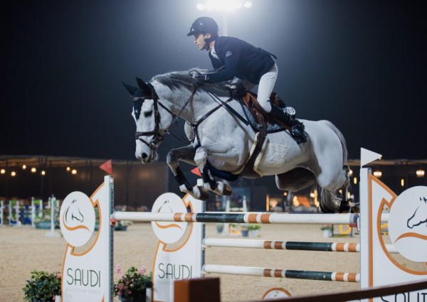 أكثر من 150 أعلامي في “قفز السعودية”