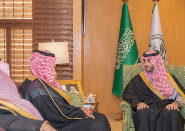 نائب أمير الجوف يستقبل رئيس الغرفة التجارية بالمنطقة