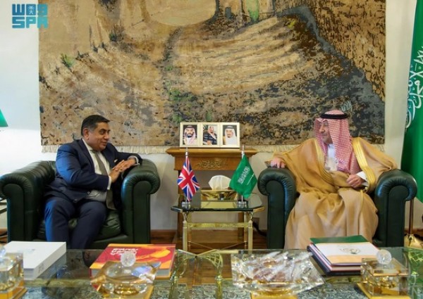 نائب وزير الخارجية يستقبل وزير الدولة البريطاني ويعلنان عن الإجراءات الجديدة لنظام التأشيرة البريطانية للمواطنين السعوديين “تأشيرة ETA”