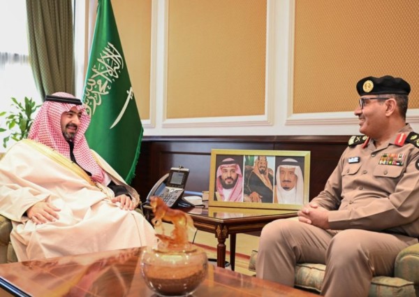 نائب أمير تبوك يستقبل مدير شرطة المنطقة
