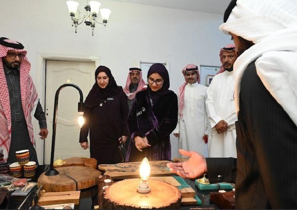 “صاحبة السمو الأميرة نوف بنت عبدالرحمن آل سعود تزور جمعية الثقافة والفنون في تبوك وتشيد بالمواهب الإبداعية المحلية”