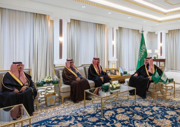 أمير الجوف يستقبل رئيس وأعضاء مجلس جمعية المتقاعدين بالمنطقة