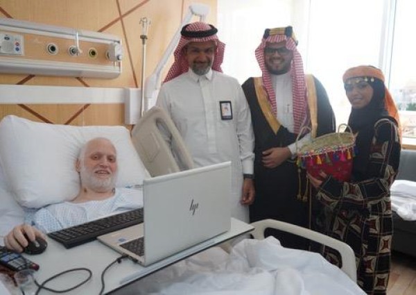 كلية فقيه للعلوم الطبية وأمانة جدة يرسمان البسمة عل المرضى بمناسبة يوم التأسيس