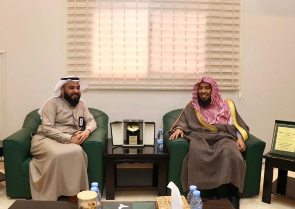 مدير عام فرع الرئاسة العامة لهيئة الأمر بالمعروف بمنطقة تبوك يزور مدير عام فرع الهلال الأحمر