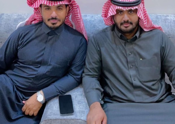 «خالد الشويلعي» يستقبل أصدقائه وجيرانه وأبناء عمومته في منزله الجديد ويقيم لهم مأدبة عشاء