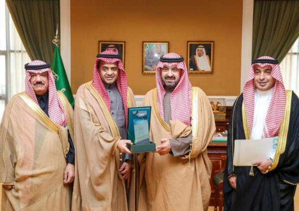 نائب أمير تبوك يطلع على تقرير عن إحصائيات مطار  الأمير سلطان بن عبدالعزيز الدولي