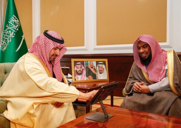 نائب أمير تبوك يدشن الحملة التوعوية “الدين يسر “