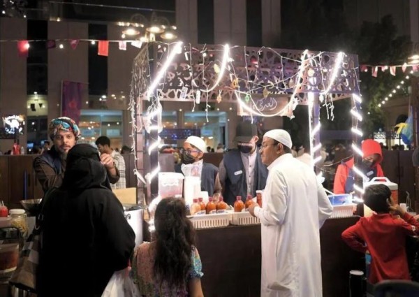 بسطات رمضانية في جدة التاريخية تضفي البهجة على الزائرين