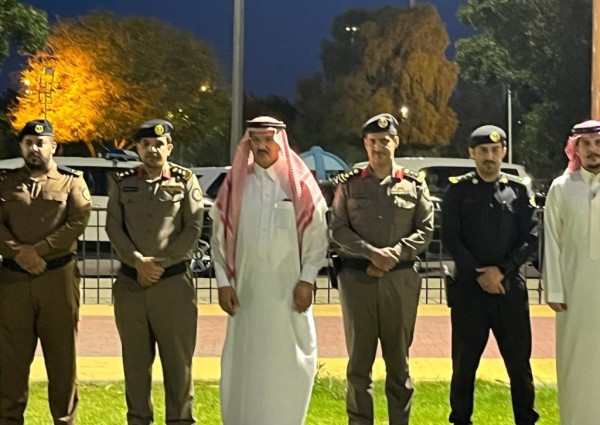 محافظ المجمعة يشارك قادة ومنسوبي القطاعات الأمنية إفطارهم الرمضاني في ميدان البلدية الحضري