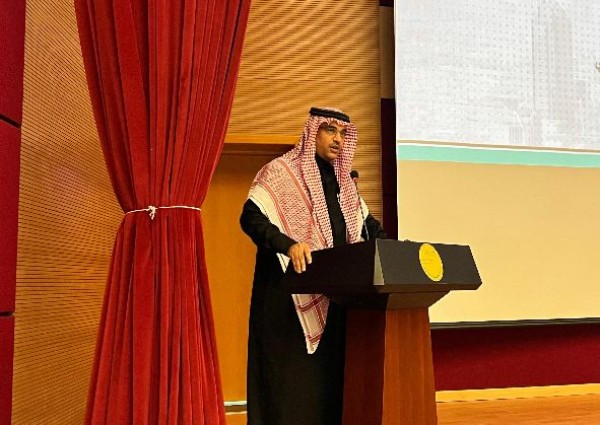 مدير تعليم الطائف لمديري المدارس العمل بالنموذج الاشرافي الحديث في ضوء تمكين المدرسة يخدم الأجيال في جانب نواتج التعلم