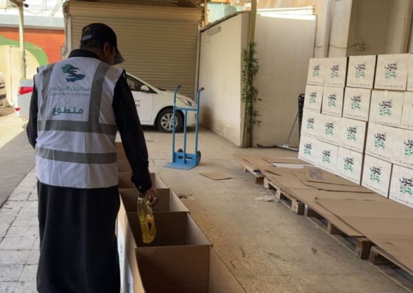 تزامنا مع دخول رمضان من خلال سياراتها المجهزة.. جمعية حفظ النعمة توزع قرابة 5000 سلة غذائية على الأسر المحتاجة