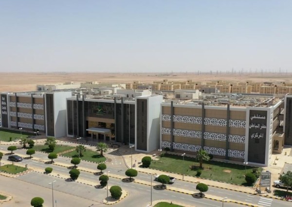 تجمع حفرالباطن الصحي : إنهاء معاناة سبعينية بأستئصال ورم سرطاني في المستقيم بمركزي حفرالباطن