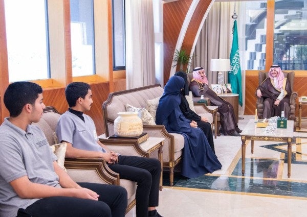 أمير الشرقية يستقبل الفائزين في مسابقة الابتكارات والمبادرات