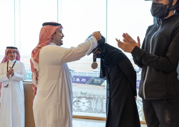 ريم .. أول سعودية تتوج بذهب سباقات الهجانة