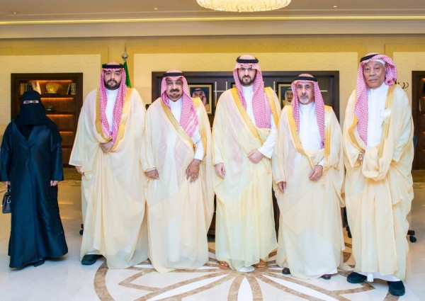 نائب أمير الشرقية يستقبل أعضاء الجمعية التعاونية الاستهلاكية