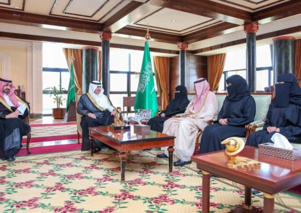 أمير منطقة تبوك يستقبل رئيس وأعضاء الجمعية التعاونية الأستهلاكية