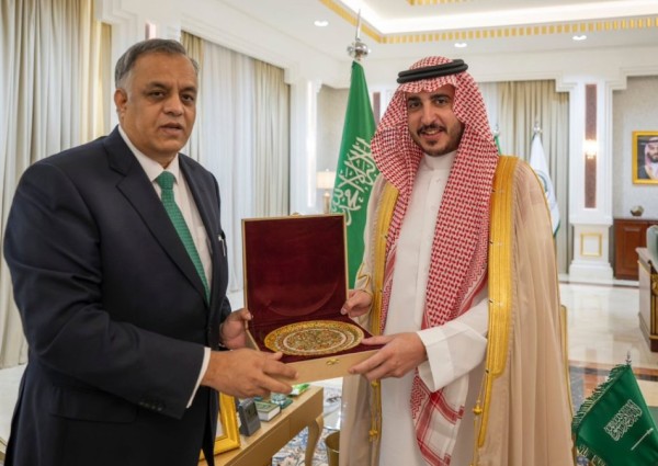 أمير منطقة الجوف يستقبل سفير الهند لدى المملكة
