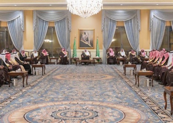 أمير منطقة تبوك يستقبل المواطنين في اللقاء الأسبوعي